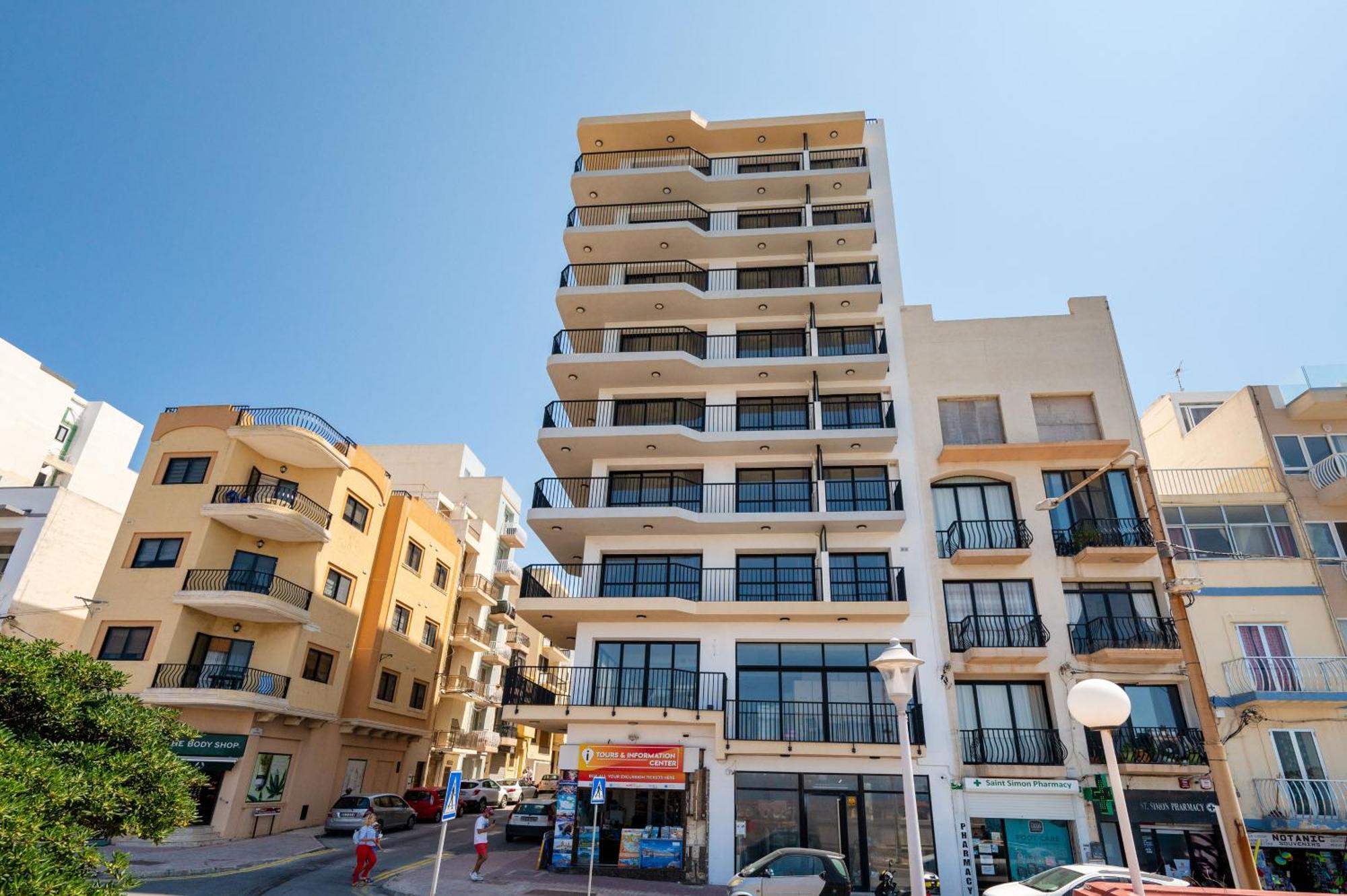 Islet Promenade Seafront Apartment With Large Corner Terrace By Getawaysmalta St. Paul's Bay Ngoại thất bức ảnh