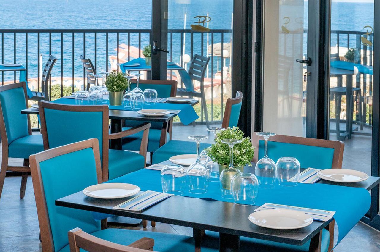 Islet Promenade Seafront Apartment With Large Corner Terrace By Getawaysmalta St. Paul's Bay Ngoại thất bức ảnh