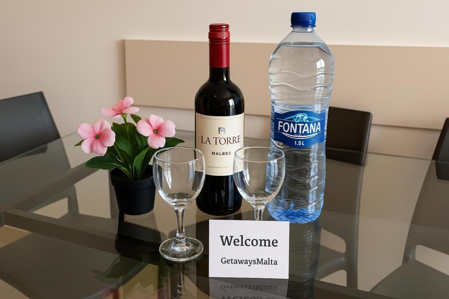 Islet Promenade Seafront Apartment With Large Corner Terrace By Getawaysmalta St. Paul's Bay Ngoại thất bức ảnh